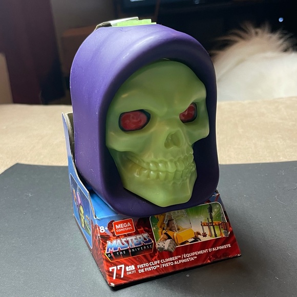 Mega Construx Masters Of The Universe Glow in the Dark Skeletor Head Fisto - Picture 2 of 9